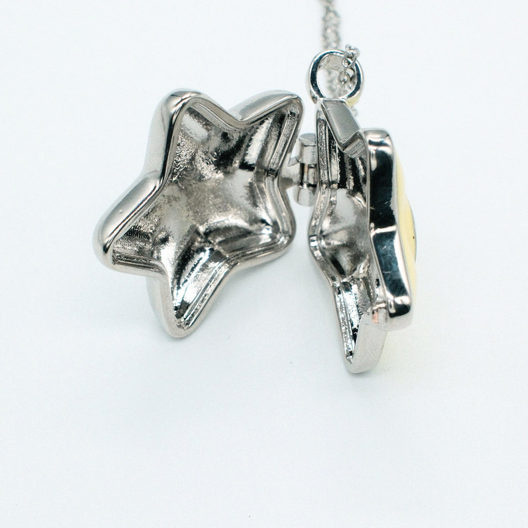 i love vitamins and minerals pill pendant