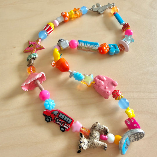 the la necklace