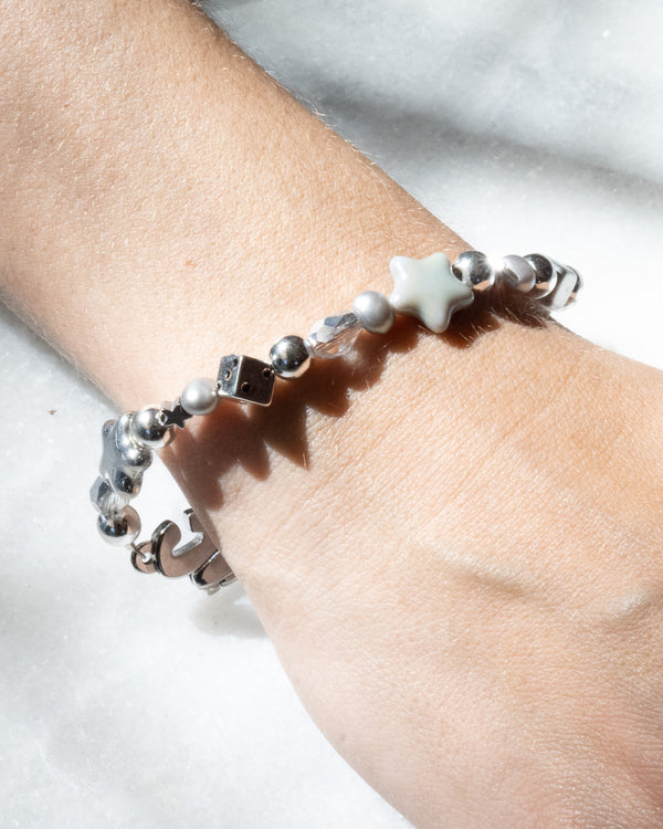 the hua bracelet